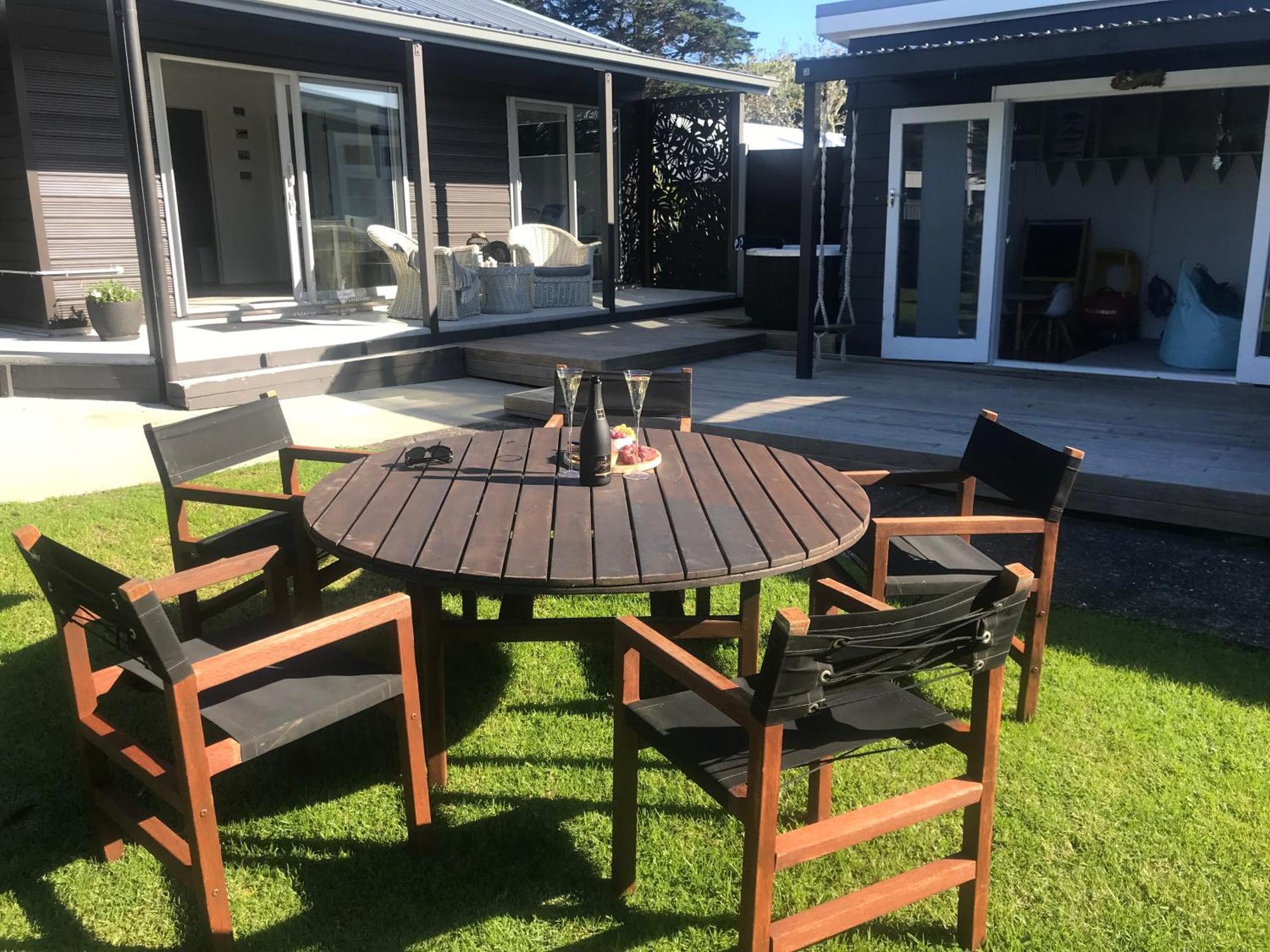 30 Seconds To The Beach Kawakawa Bay Exterior photo